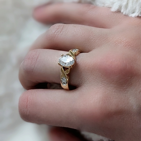 Oval Austrian Crystal Vintage Ring in Double Gold Coated Setting - Picture 8 of 8